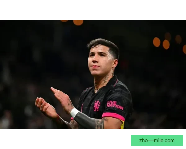 埃弗顿官宣签下贝托增强锋线实力迎接新赛季挑战