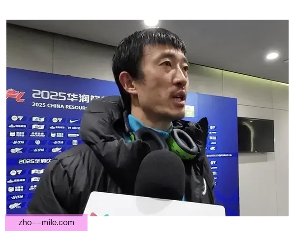 姜至鹏在武汉三镇左路展现强大助攻能力精准传中继续为球队创造威胁